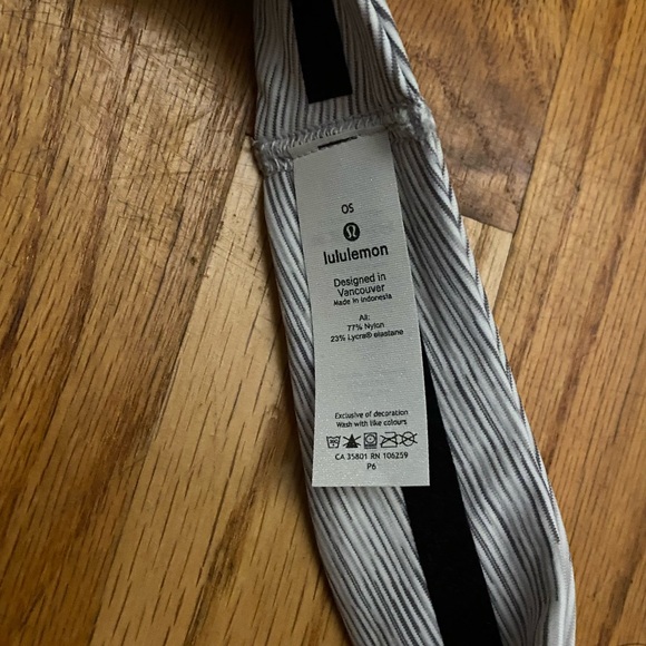 Lululemon NWT Fly Away Tamer Headband II *Luxtreme WSNB - Picture 3 of 5